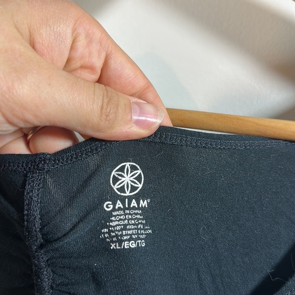 Gaiam Moon Phases Tank Top Workout Top Woman's XL Black Sparkle - Picture 3 of 4